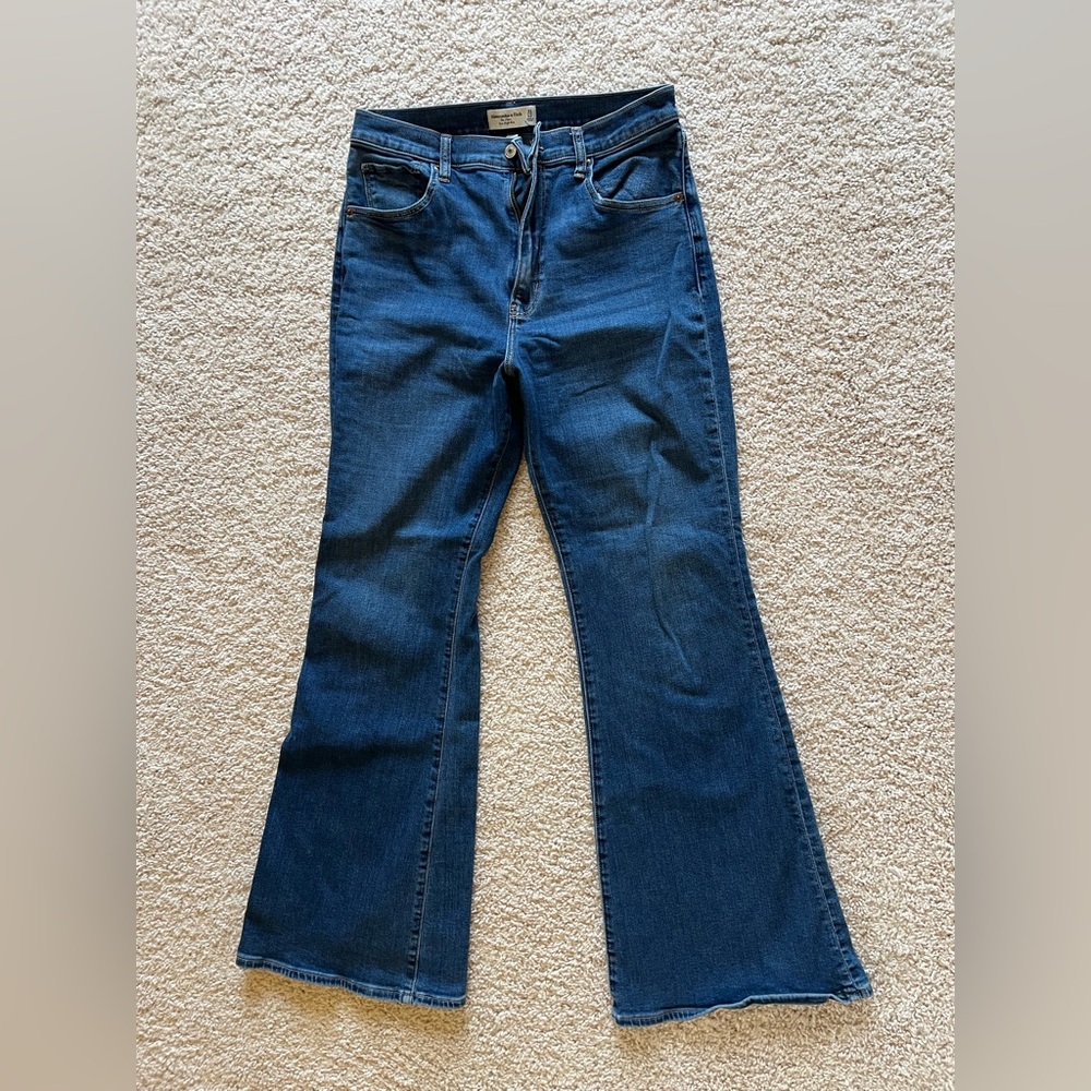 Abercrombie & Fitch 31/12R Curve Love High Rise Flare Jeans in Medium